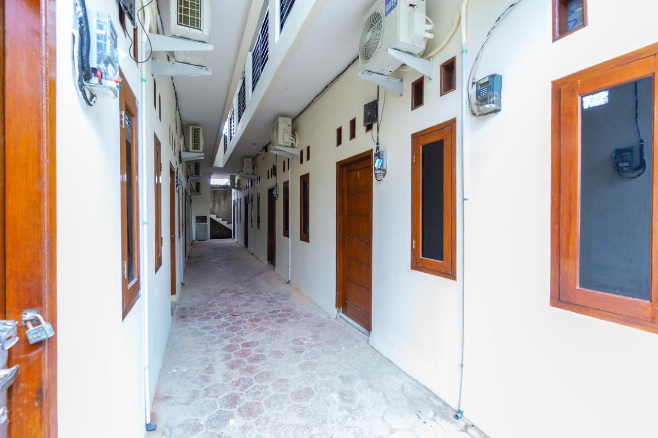 Hotel Oyo Life 2420 Kost Luqman 1 2*